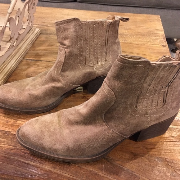 Volatile Brown Suede Ankle Booties Boots size 7.5 - Picture 3 of 6